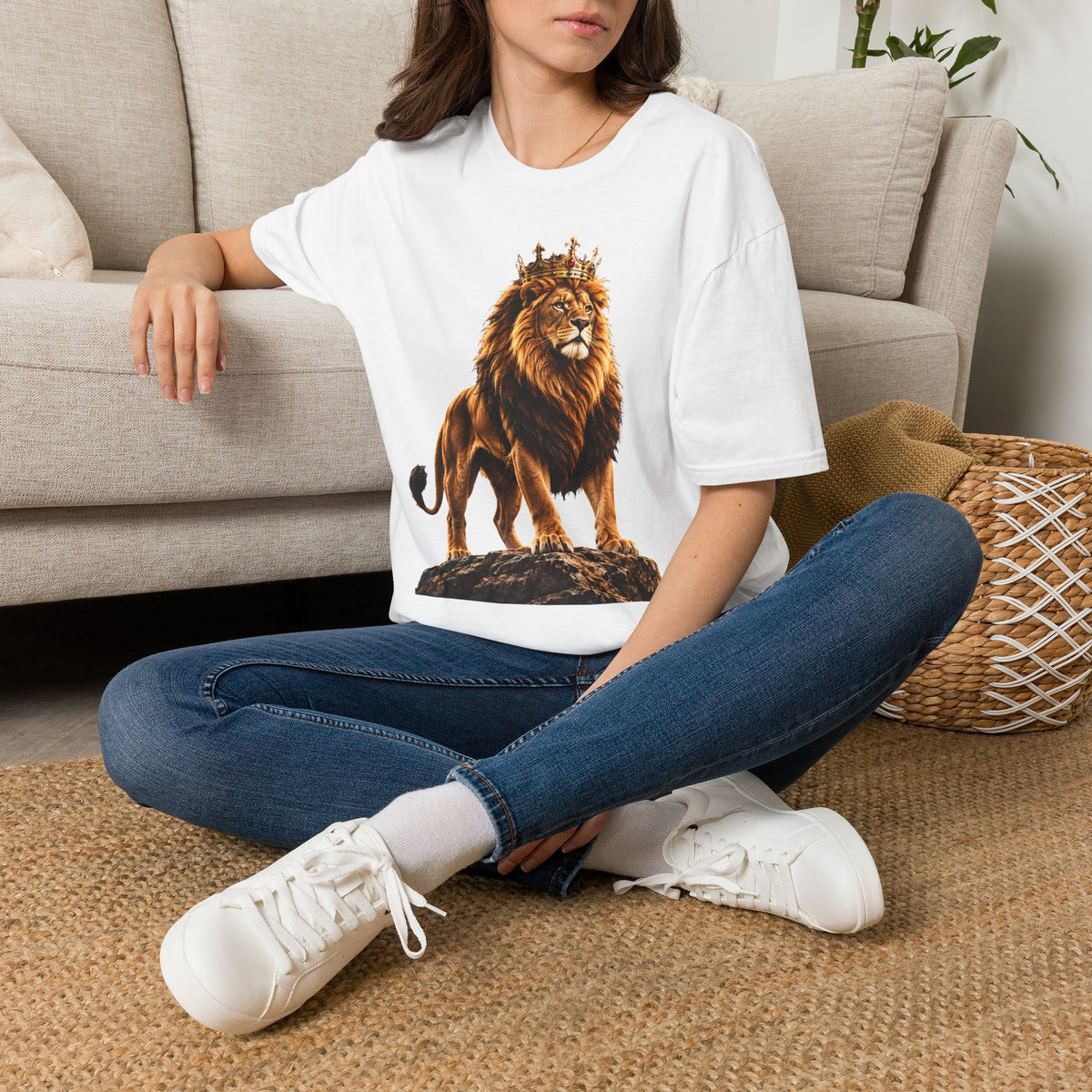 Lion King Crown T-Shirt — Regal Wildlife Graphic Tee